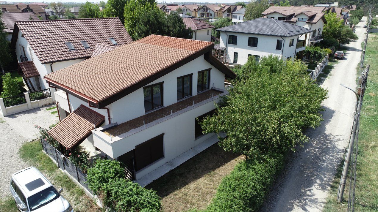 Casă cu 5 camere de vânzare în Mogoșoaia – fotografia 3 din 21
