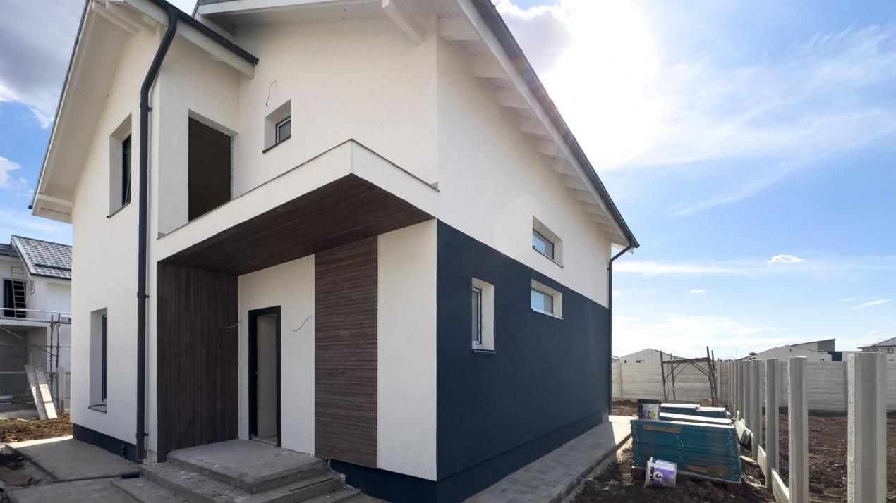 Casă cu 5 camere de vânzare în Central, Berceni – fotografia 1 din 15