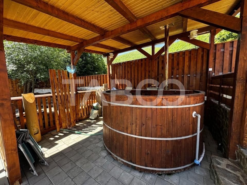 Hotel / pensiune cu 8 camere de vânzare în Rășinari – fotografia 3 din 32