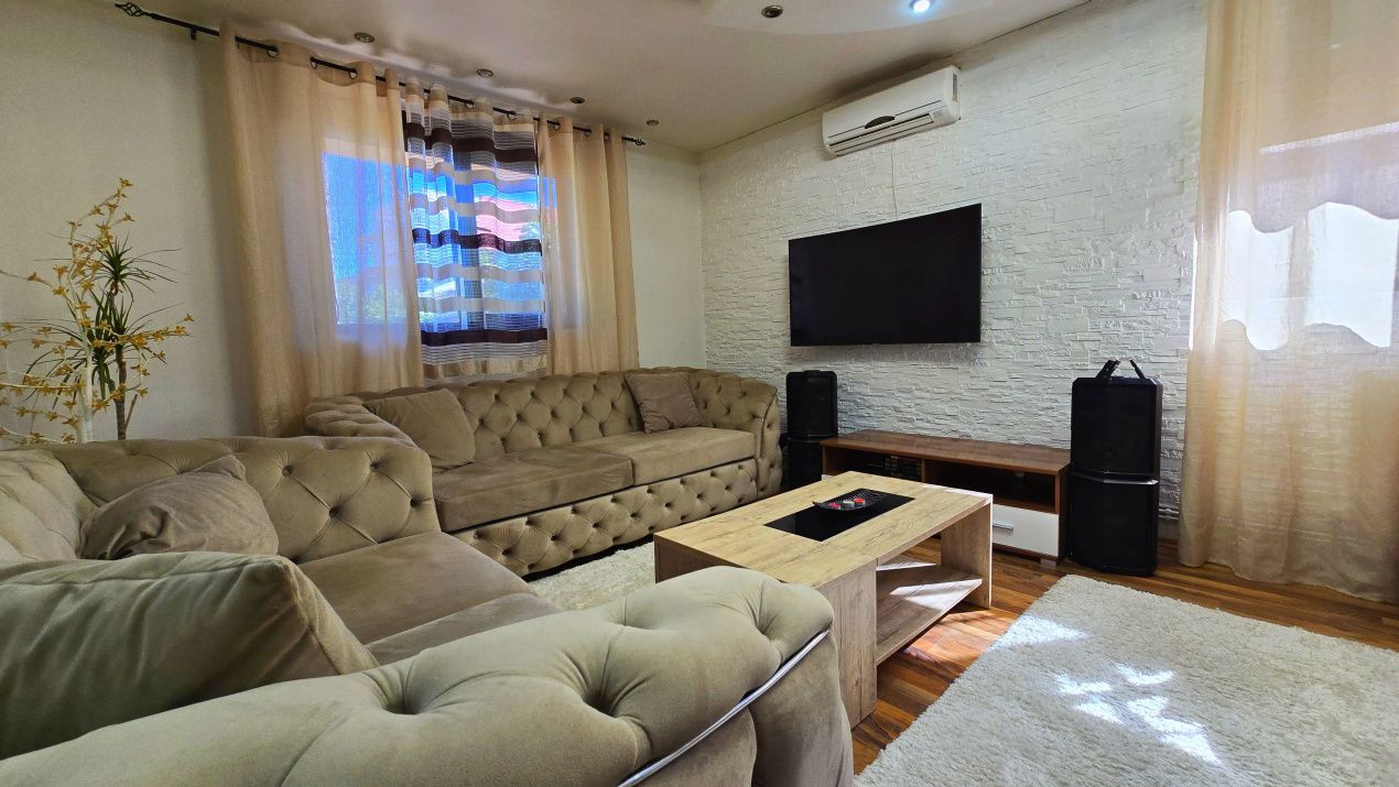 Casă cu 8 camere de vânzare în Central, Afumați – fotografia 3 din 91