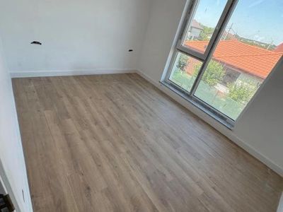 Casă cu 4 camere de vânzare în Tunari – fotografia 3 din 14