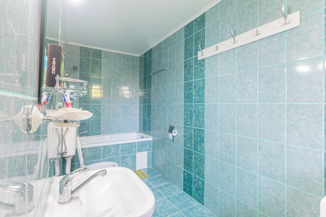 Casă cu 10 camere de vânzare în Râșnov – fotografia 26 din 35