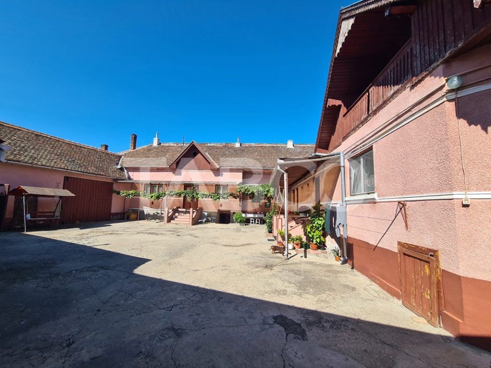 Casă cu 8 camere de vânzare în Sebeș – fotografia 20 din 20