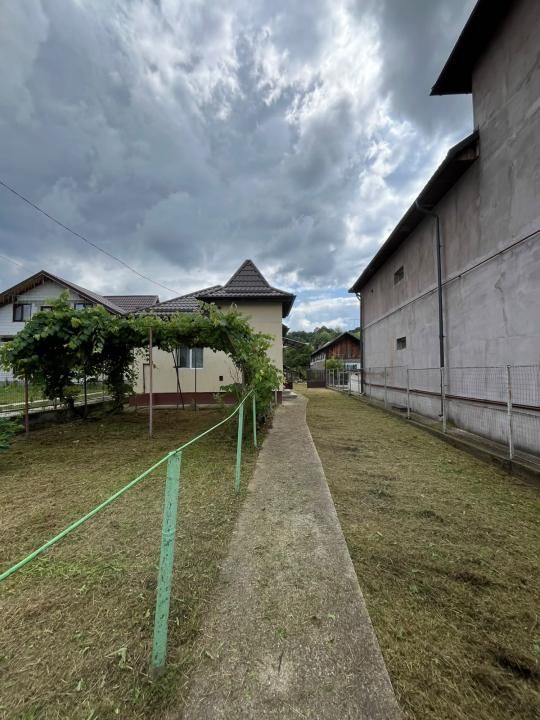 Casă cu 3 camere de vânzare în Periferie, Pucioasa – fotografia 1 din 20