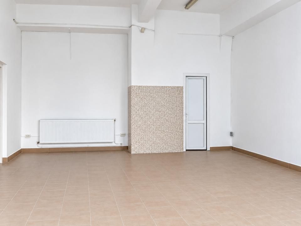 Spațiu comercial cu 5 camere de închiriat în Sud, Bacău – fotografia 4 din 16