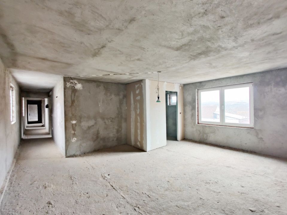Casă cu 20 camere de vânzare în Slimnic – fotografia 8 din 11