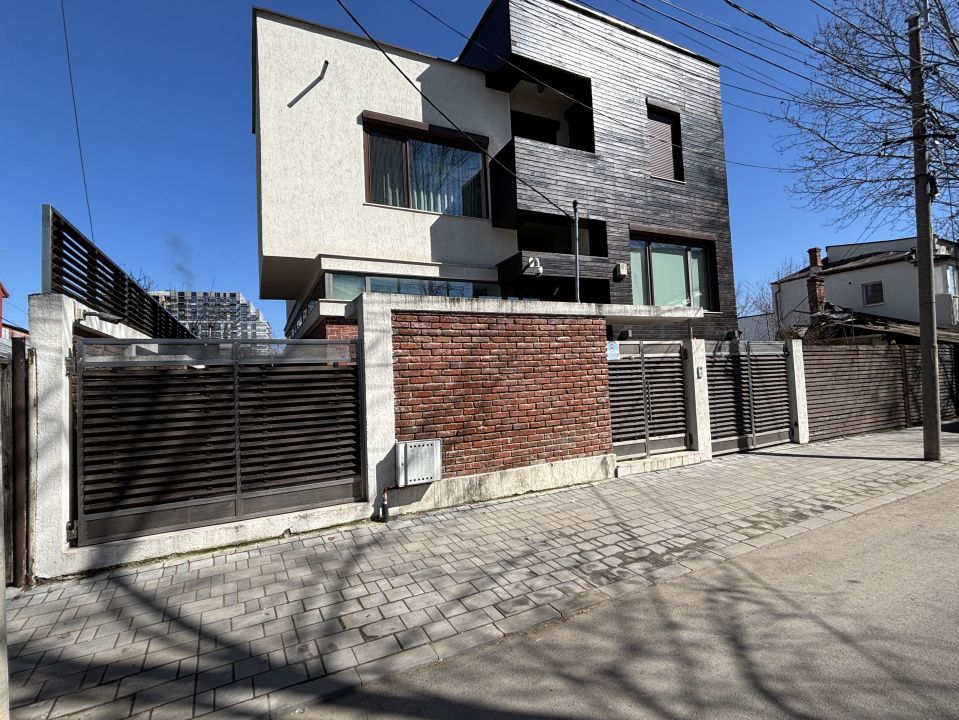 Casă cu 8 camere de vânzare în Colentina, București – fotografia 2 din 20