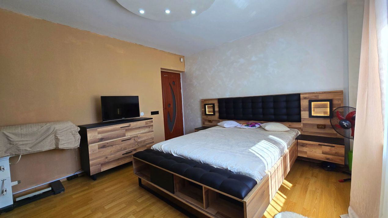 Casă cu 8 camere de vânzare în Central, Afumați – fotografia 43 din 91
