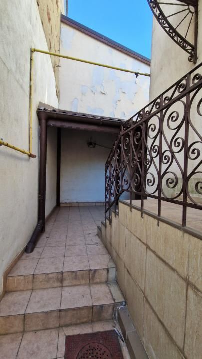 Casă cu 6 camere de închiriat în Calea Calarasilor, București – fotografia 3 din 14
