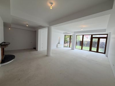 Casă cu 6 camere de vânzare în Pipera, București – fotografia 2 din 16