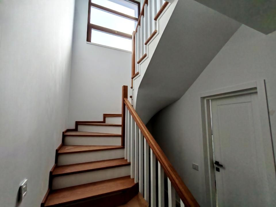 Casă cu 4 camere de vânzare în Central, Tunari – fotografia 6 din 20