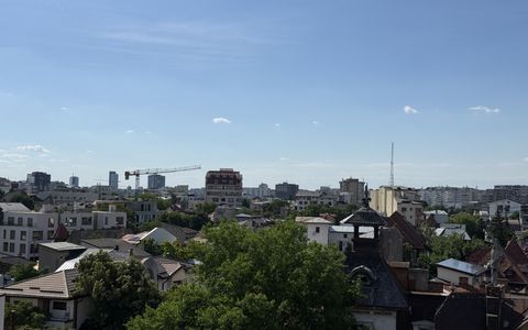 Apartament cu 4 camere de vânzare în Mosilor, București