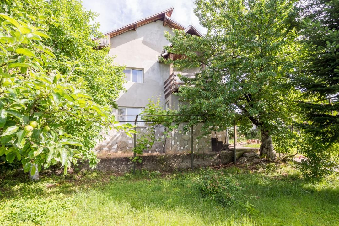 Casă cu 5 camere de vânzare în Fagetu – fotografia 2 din 57