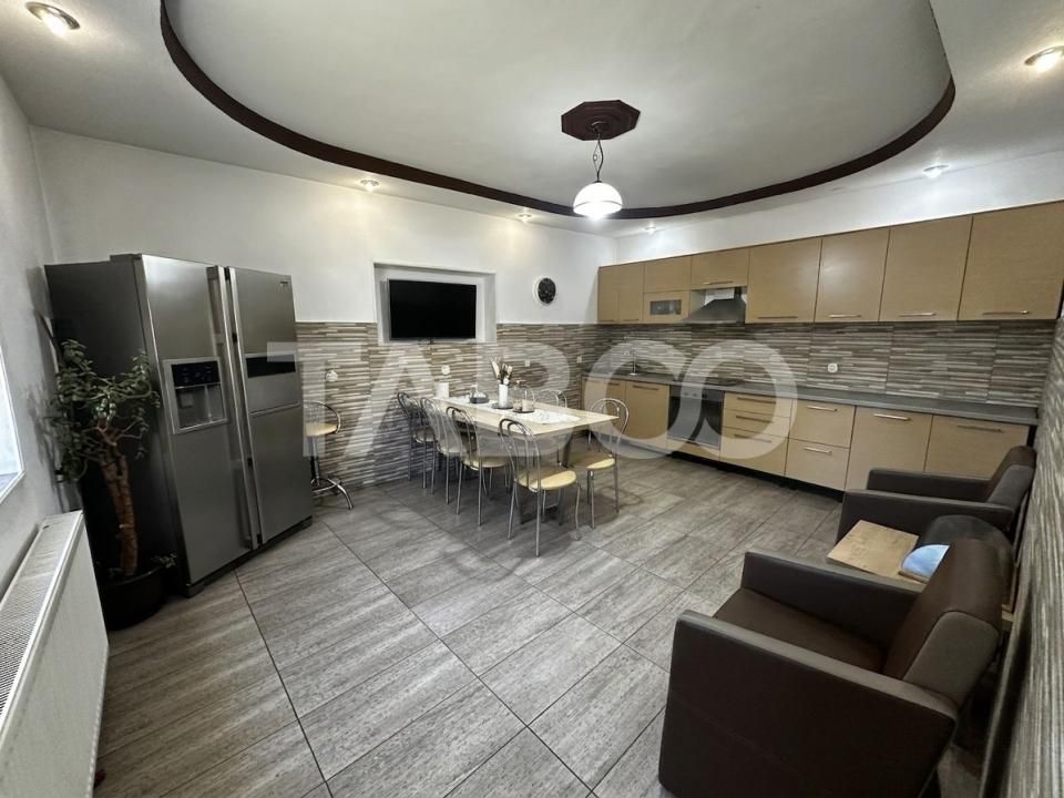 Casă cu 7 camere de vânzare în Piata Cluj, Sibiu – fotografia 6 din 7