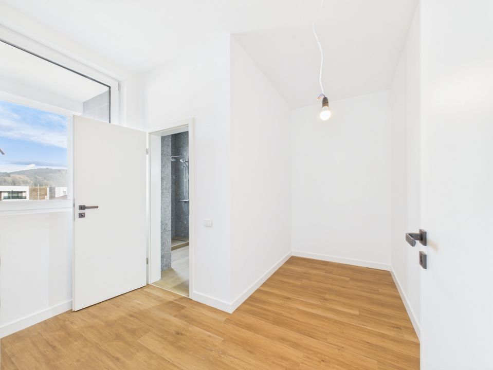 Casă cu 4 camere de vânzare în Est, Sânpetru – fotografia 23 din 28