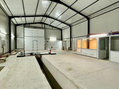 Spațiu industrial cu 3 camere de închiriat în Ovidiu – fotografia 2 din 15