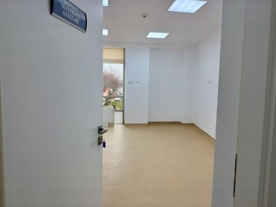 Spațiu comercial cu 1 cameră de închiriat în Mioritei, Bacău – fotografia 2 din 8