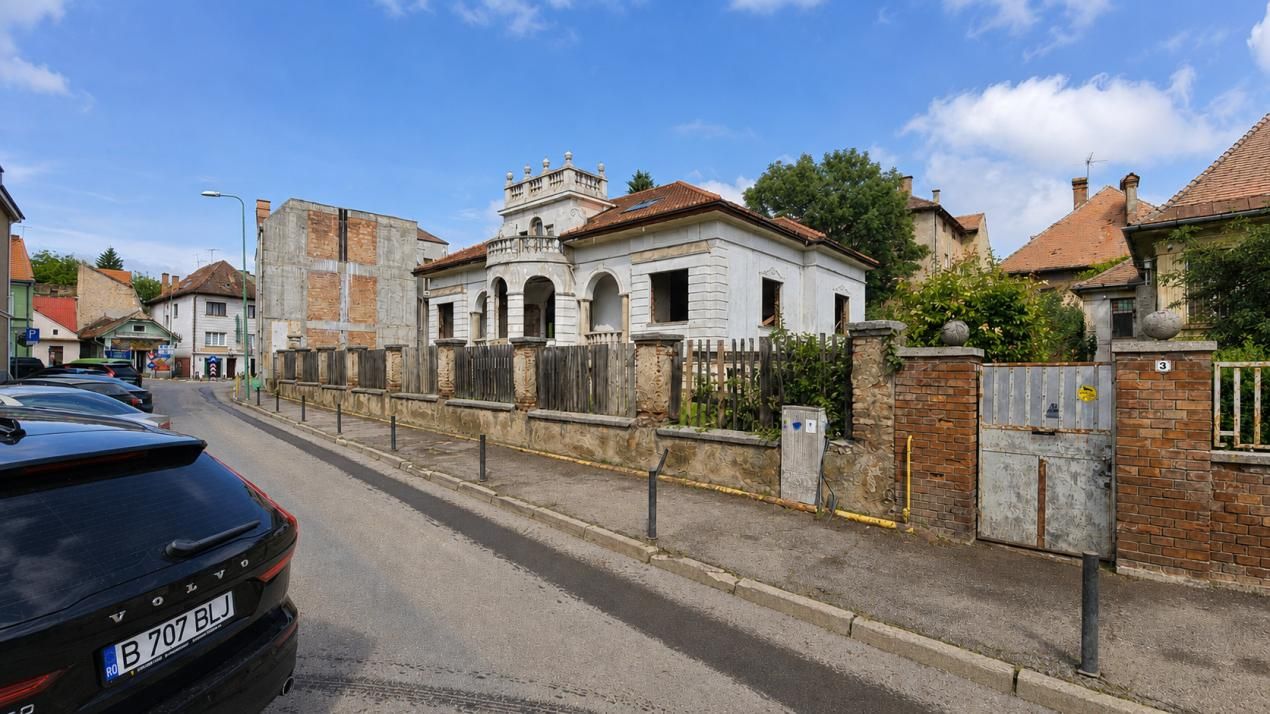 Casă cu 9 camere de vânzare în Centrul Istoric, Brașov – fotografia 2 din 18