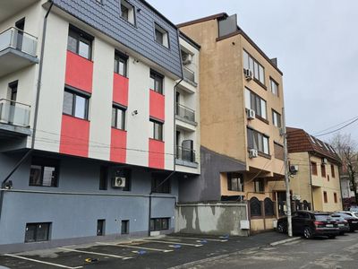 Apartament cu 3 camere de vânzare în Crângași, București – fotografia 2 din 19
