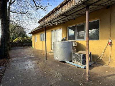 Spațiu comercial cu 5 camere de vânzare în Însurăței – fotografia 4 din 16