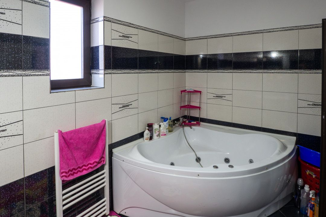 Casă cu 8 camere de vânzare în Est, Voluntari – fotografia 54 din 65