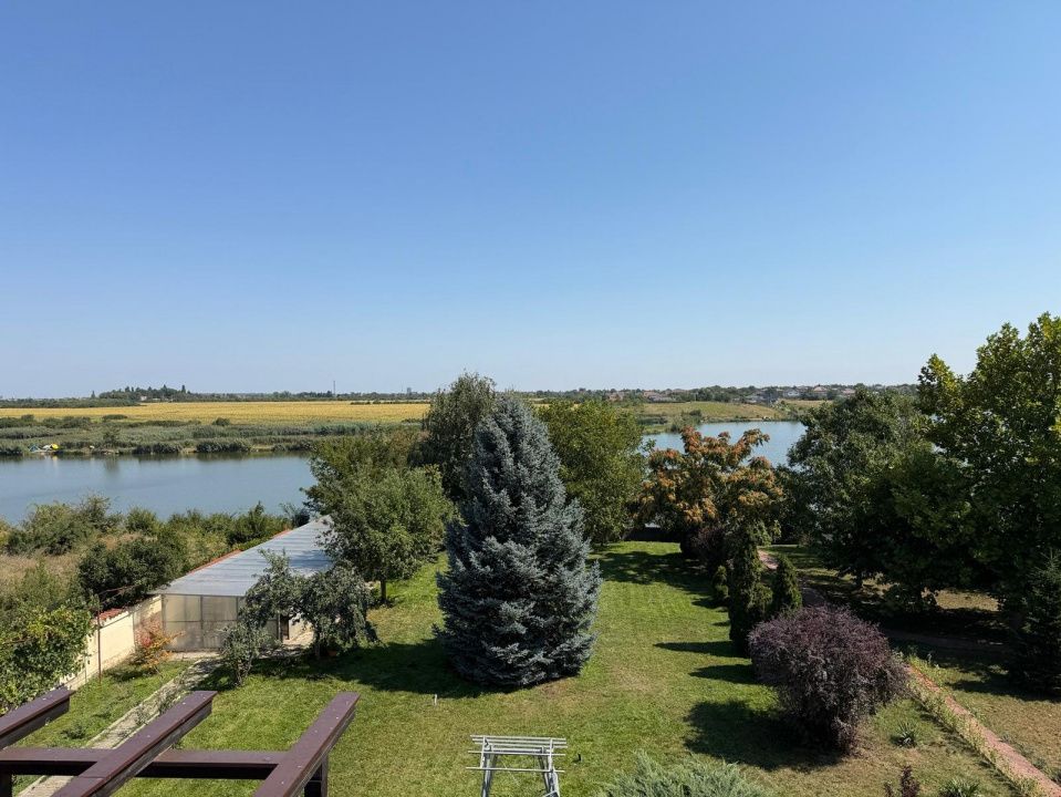 Casă cu 13 camere de vânzare în Exterior Est, Crevedia – fotografia 10 din 54