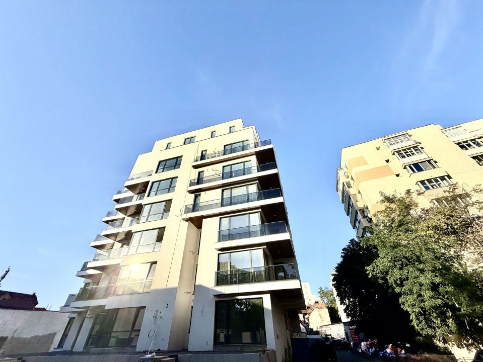 Apartament cu 4 camere de vânzare în Floreasca, București – fotografia 1 din 9