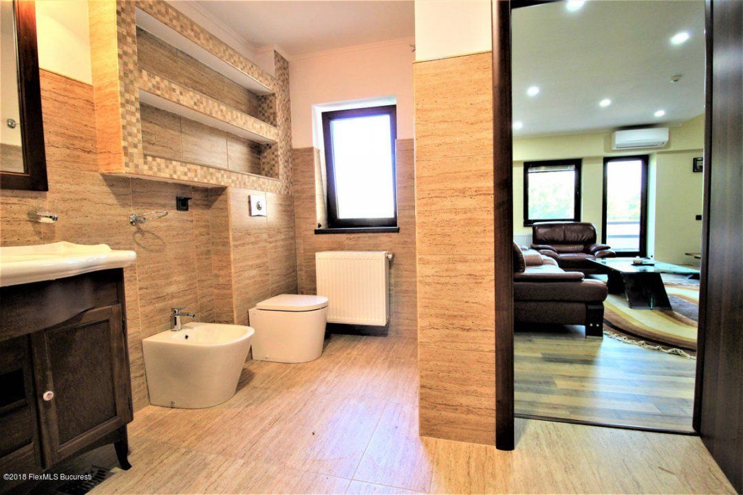Casă cu 10 camere de vânzare în Mogoșoaia – fotografia 31 din 38