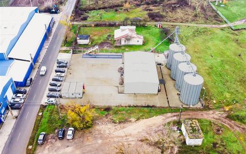 Spațiu industrial cu 3 camere de vânzare în Petresti