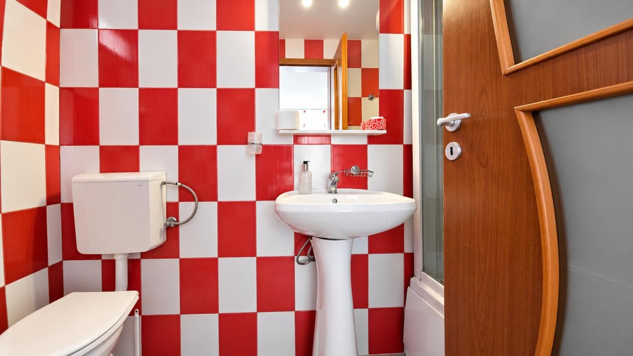 Casă cu 11 camere de vânzare în Central, Bușteni – fotografia 27 din 40