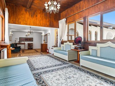 Hotel / pensiune cu 17 camere de vânzare în Sambata de Jos – fotografia 2 din 29