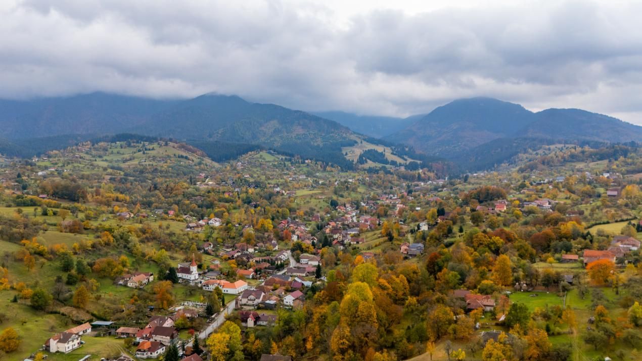 Casă cu 7 camere de vânzare în Central, Bran – fotografia 9 din 38