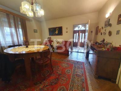 Casă cu 5 camere de vânzare în Făgăraș – fotografia 2 din 12