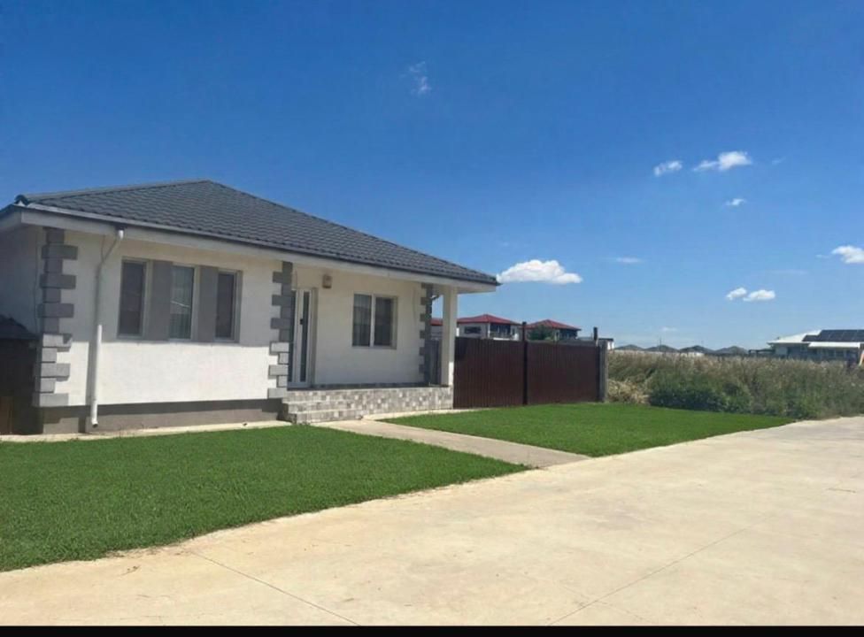 Casă cu 3 camere de închiriat în Central, Tunari – fotografia 1 din 20
