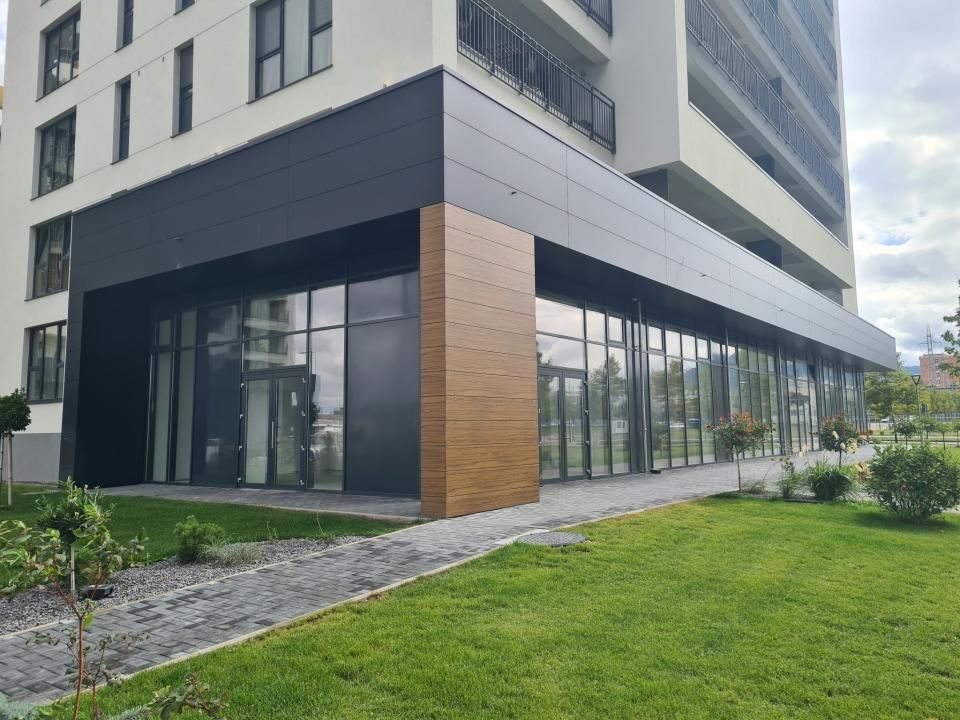 Spațiu comercial cu 1 cameră de închiriat în Tractorul, Brașov – fotografia 1 din 13