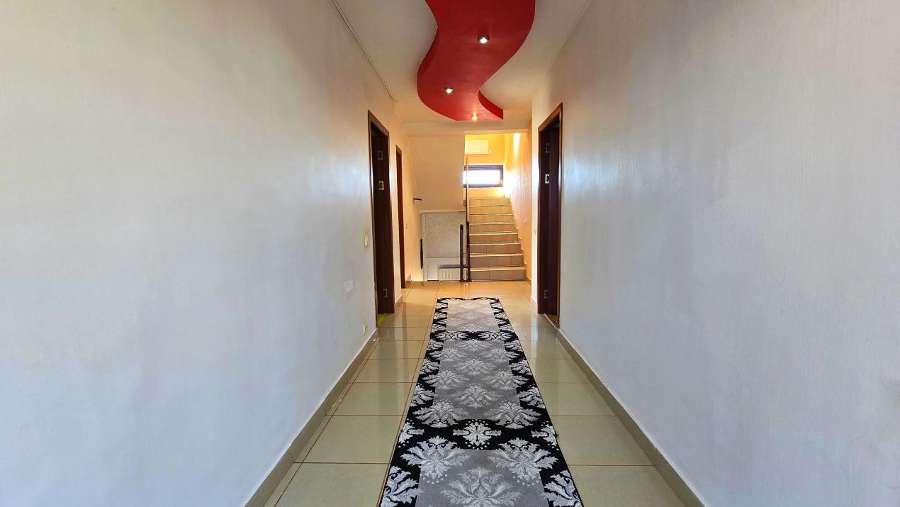 Casă cu 8 camere de vânzare în Central, Afumați – fotografia 14 din 91