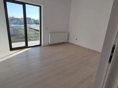 Casă cu 5 camere de vânzare în Otopeni – fotografia 3 din 22