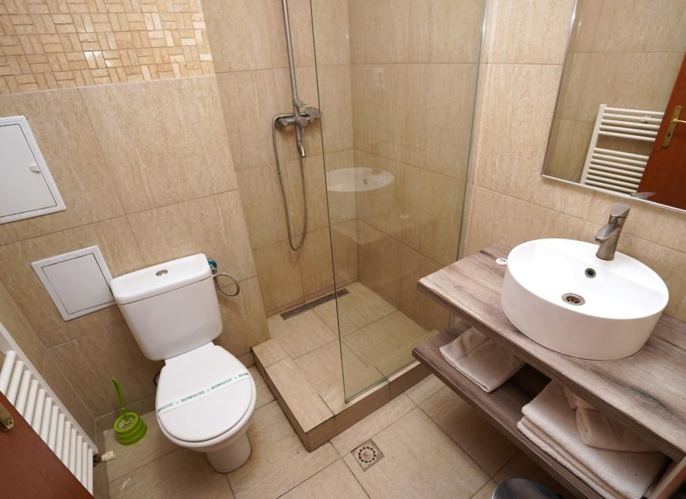 Hotel / pensiune cu 24 camere de vânzare în Est, Giurgiu – fotografia 19 din 37