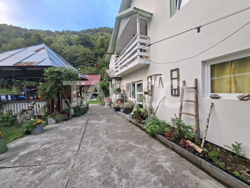 Casă cu 29 camere de vânzare în Valea Macesului – fotografia 45 din 49