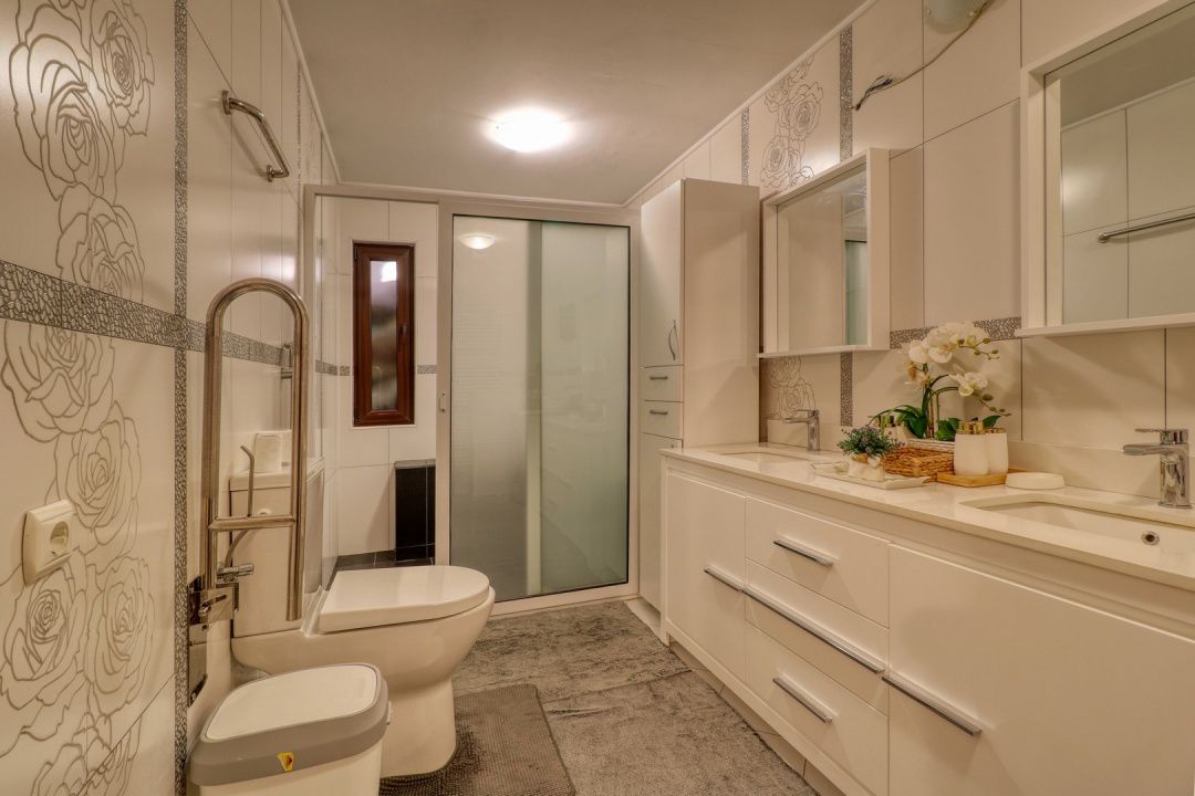 Casă cu 8 camere de vânzare în Mogoșoaia – fotografia 17 din 24