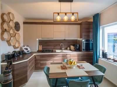 Casă cu 3 camere de vânzare în Nord, Mamaia-Sat – fotografia 2 din 20