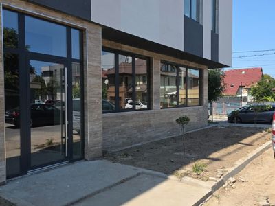 Spațiu comercial cu 4 camere de închiriat în Faleza Nord, Constanța – fotografia 3 din 43