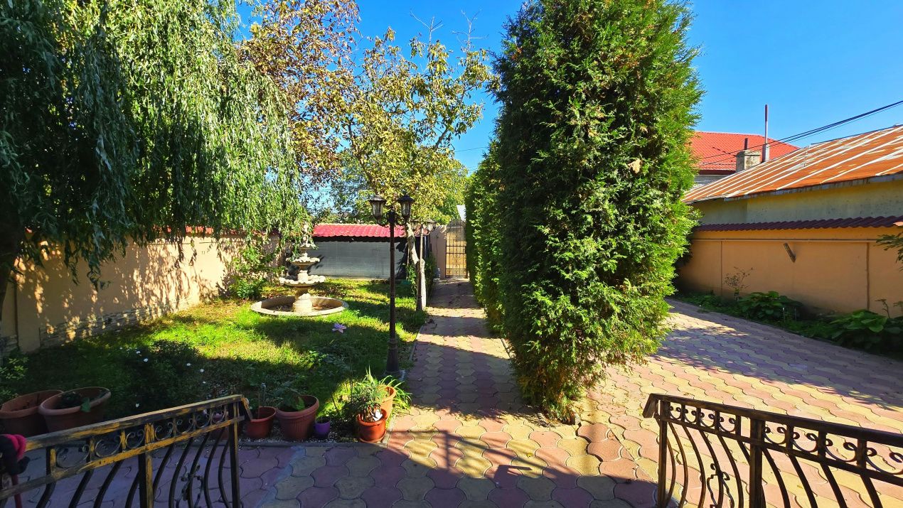 Casă cu 8 camere de vânzare în Central, Afumați – fotografia 1 din 91