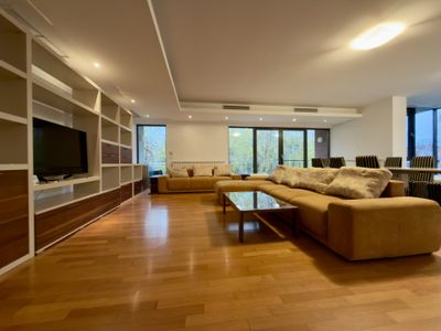 Apartament cu 5 camere de închiriat în Victoriei, București – fotografia 3 din 18
