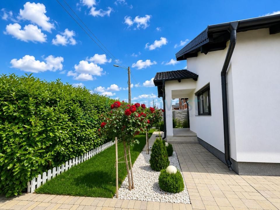 Casă cu 3 camere de vânzare în Sântandrei – fotografia 2 din 13