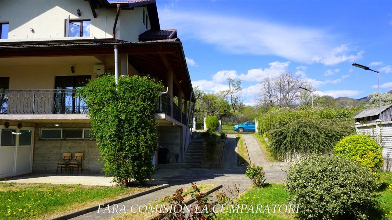 Casă cu 6 camere de vânzare în Berislavesti – fotografia 30 din 41