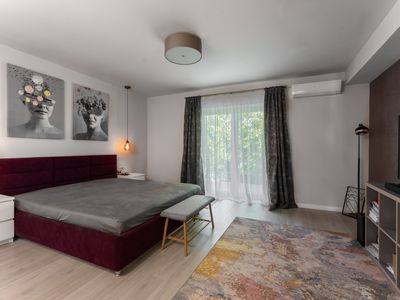 Casă cu 5 camere de închiriat în Pipera, București – fotografia 3 din 39