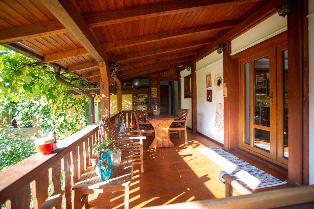 Casă cu 6 camere de vânzare în Comănești – fotografia 18 din 72