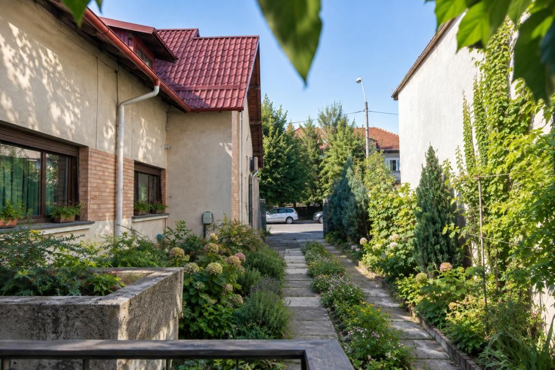 Casă cu 9 camere de vânzare în Cotroceni, București – fotografia 4 din 46