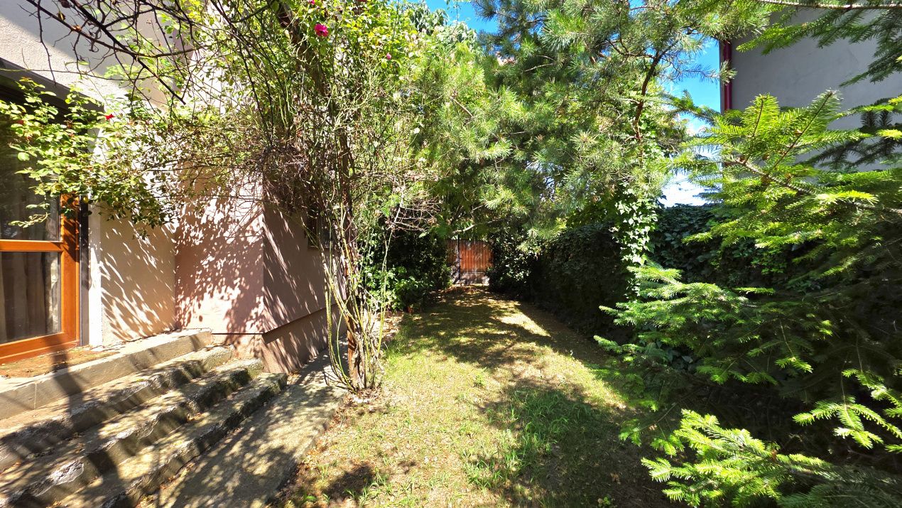 Casă cu 4 camere de vânzare în Lazu – fotografia 16 din 26